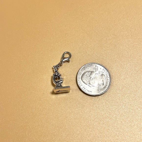 Microscope 🔬 Charm - Picture 2 of 2